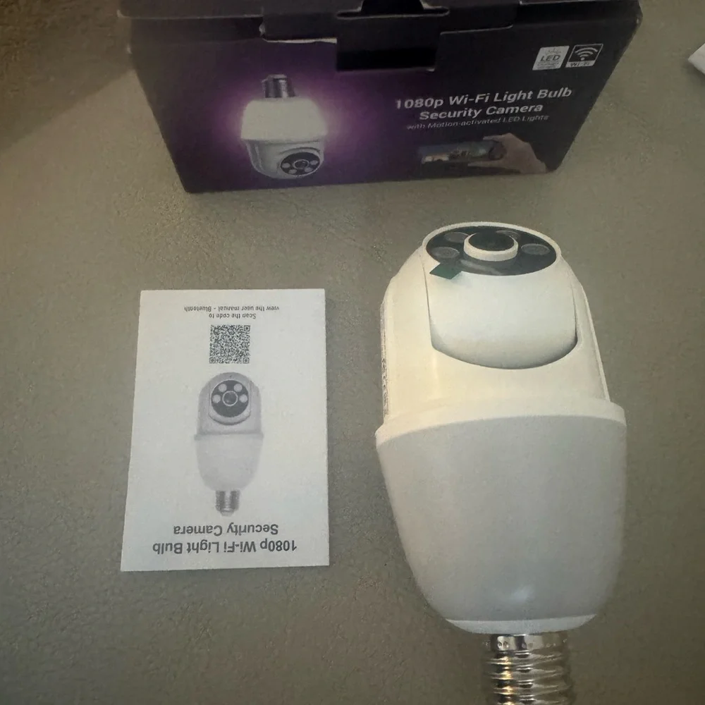 1080p Wi‑Fi Light Bulb Security Camera - White